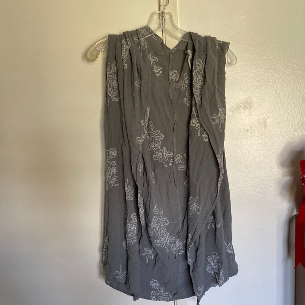 PPLA sleeveless embroidered kimono size S